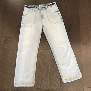 Kensie Cropped Straight leg high rise, light wash     |size 8/29 US